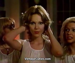 Armas Lesbi teeb ilus video (1970. aastate vintage)