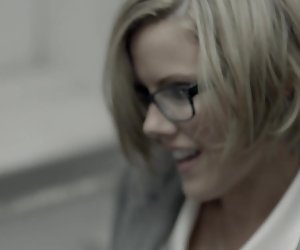 Kathleen robertson - boss s1 koostamine