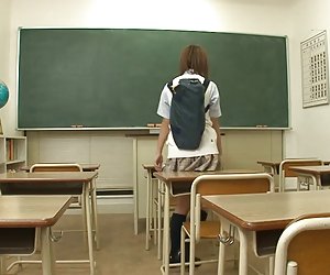 Kaks meest kurat sana anju tihe augud klassi