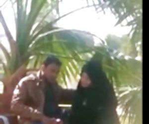 Paki desi tädi lüpsi moslemi riista ees avaliku