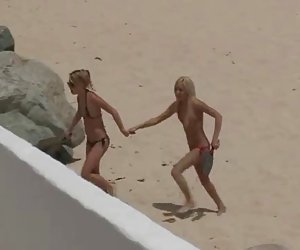 Dušš kuumusest Beach babes