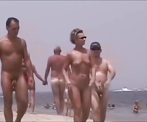 Nudist kohtab 003