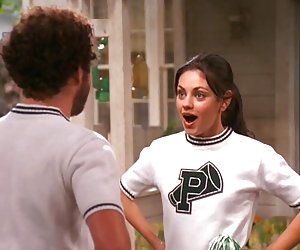 Mila kunis, see 70ndatest Näita cheerleader koostamine