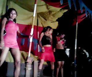Vilkuv oma tutti rahvahulga tamili mujra tüdruk