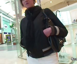 Puplic kurat mees toilette saksa teen raha eest