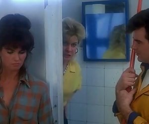 Caroline munro cfnm tapmise kõrge