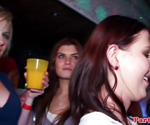 Pihku tagumine pool babes glamuurne Ööklubi